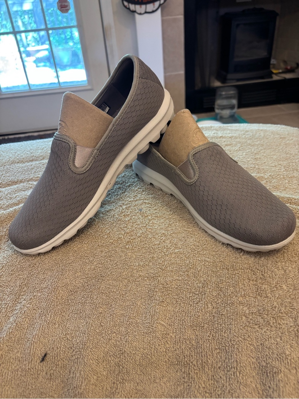 Skechers go walk Slip-On Casual  Shoe in gray Sz 9